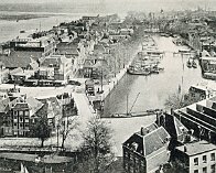 Dordrecht 1915 ca. vanaf de Grote Kerk naar de Nieuwe Haven